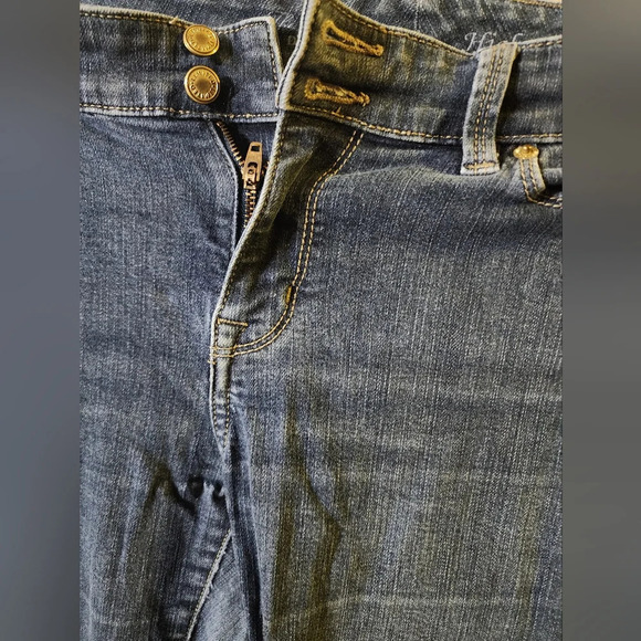 👸👖 The Limited High Waisted Flare Jean in size 2 - Picture 6 of 10